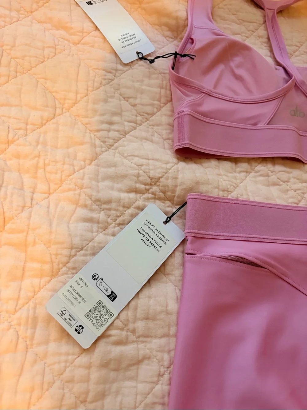NWT Alo Yoga Airlift Rebel Bra & Leggings Set